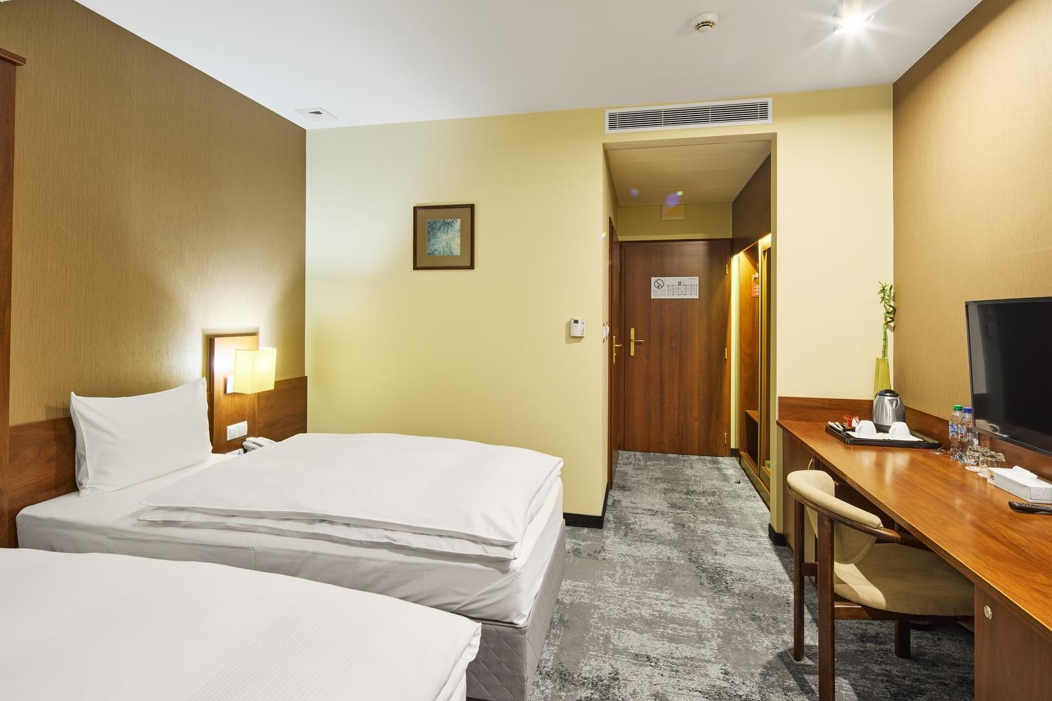 Hotel Na Polboru Sieradz Exteriér fotografie