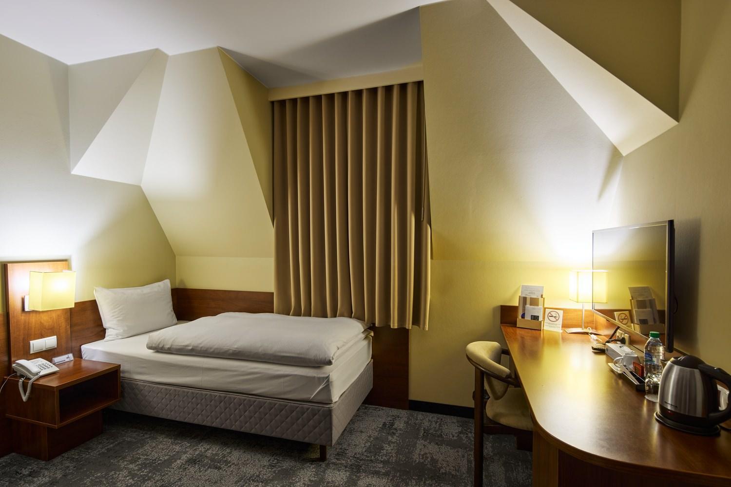 Hotel Na Polboru Sieradz Exteriér fotografie