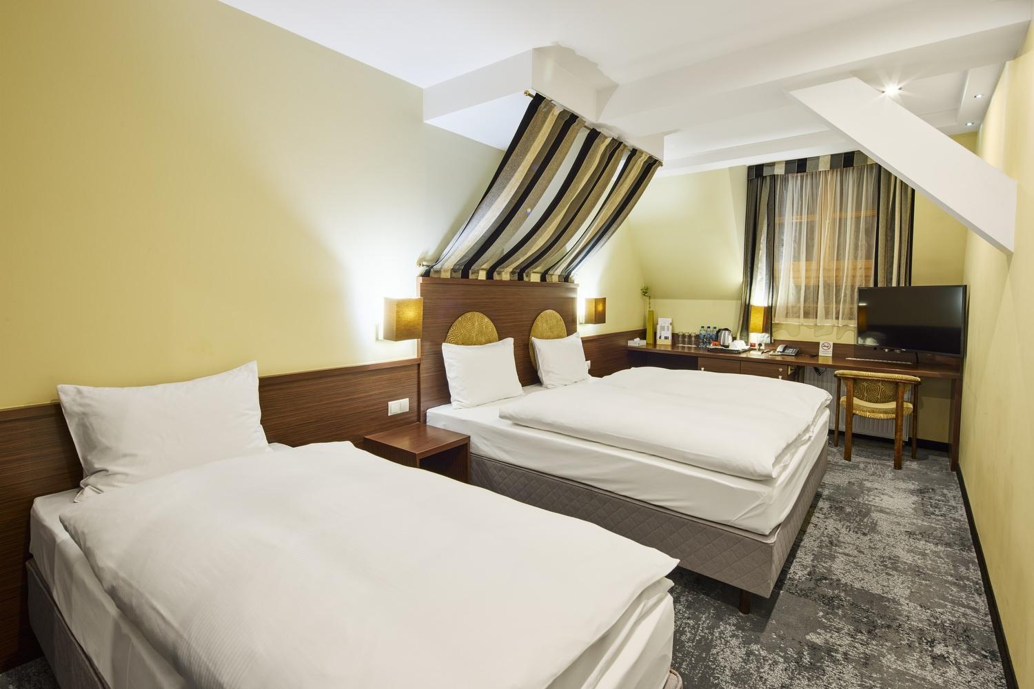 Hotel Na Polboru Sieradz Exteriér fotografie