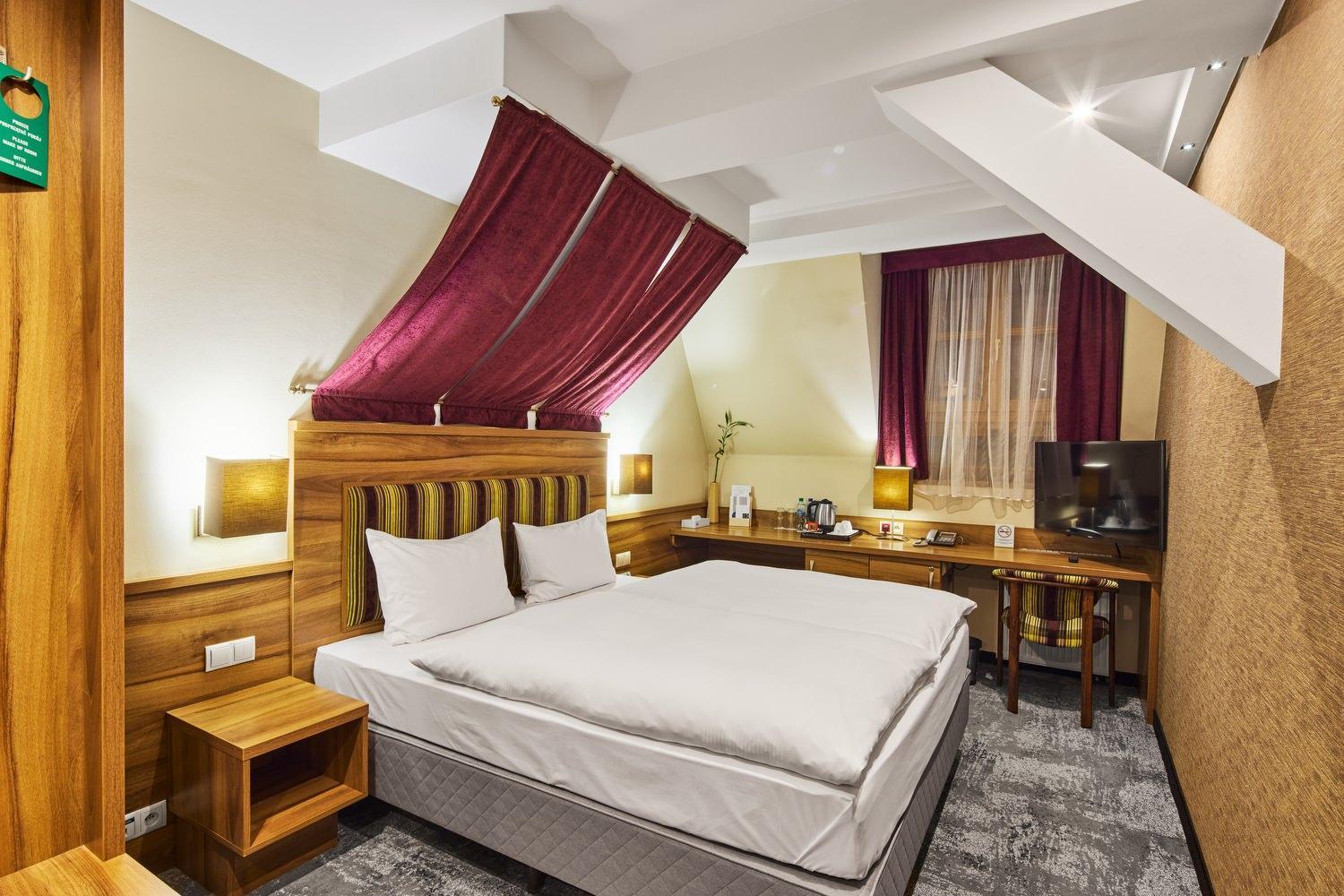 Hotel Na Polboru Sieradz Exteriér fotografie