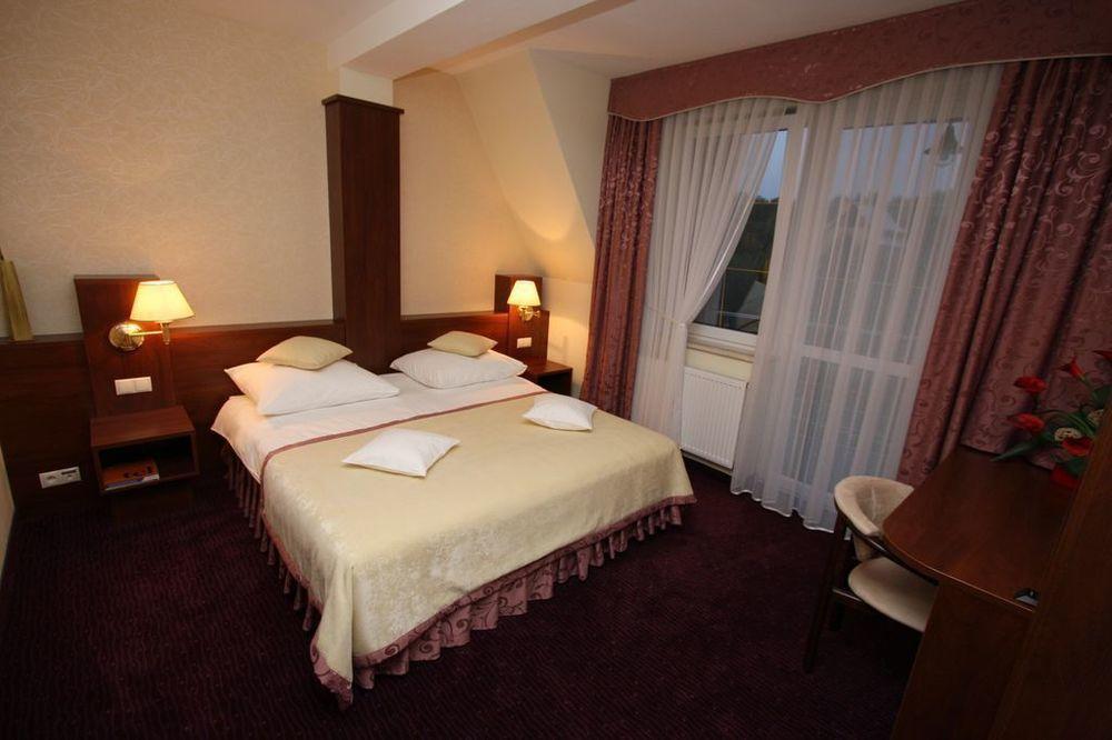 Hotel Na Polboru Sieradz Exteriér fotografie